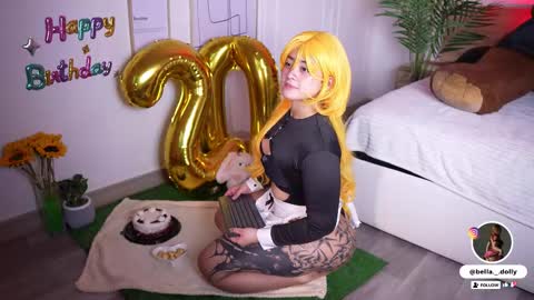 Snapshot of bella__donne chatting on February 2026 01:51:02 PM online show from February 2026 01:51:02 PM