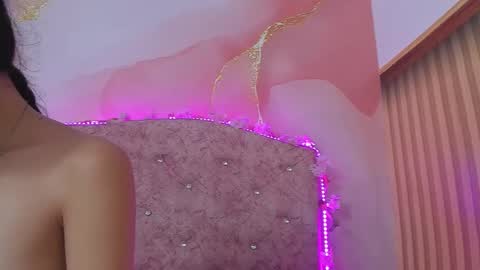 Melanie  online show from November 2025 10:37:02 AM