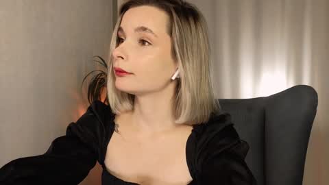 Snapshot of bella_alita chatting on December 2024 08:28:02 PM lita online show from December 2024 08:28:02 PM