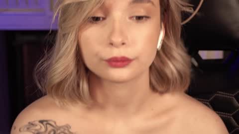 Snapshot of bella_alita chatting on January 2025 08:38:02 PM lita online show from January 2025 08:38:02 PM