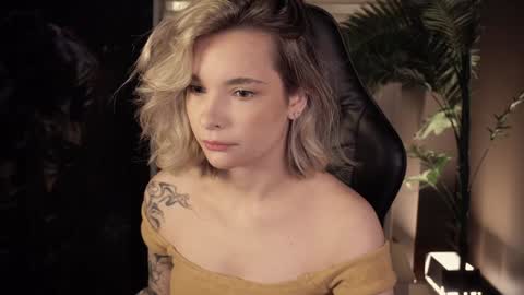 Snapshot of bella_alita chatting on January 2025 08:53:02 PM lita online show from January 2025 08:53:02 PM