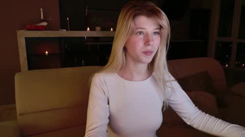 Snapshot of bella_amoury chatting on February 2025 09:25:01 PM Bella online show from February 2025 09:25:01 PM