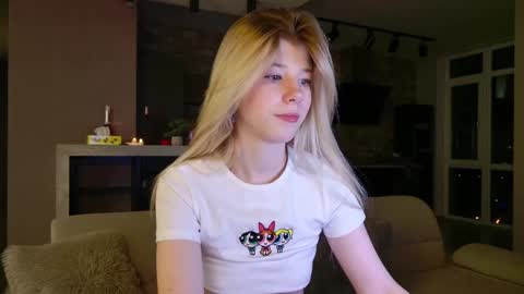 Snapshot of bella_amoury chatting on March 2025 02:12:02 AM Bella online show from March 2025 02:12:02 AM
