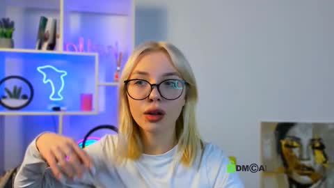 Snapshot of bella_blade chatting on December 2025 06:08:02 AM bella_blade online show from December 2025 06:08:02 AM