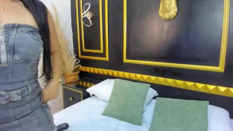 B E L L A online show from February 2026 02:11:02 PM