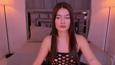 Snapshot of bella_clark2 chatting on May 2026 08:47:02 PM Bella online show from May 2026 08:47:02 PM