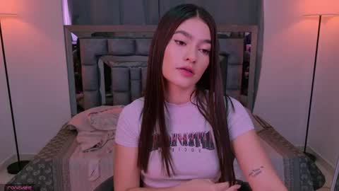 Snapshot of bella_clark2 chatting on June 2026 02:56:02 PM Bella online show from June 2026 02:56:02 PM