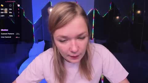 Snapshot of bella_cosmos chatting on October 2025 09:09:01 AM Bella online show from October 2025 09:09:01 AM