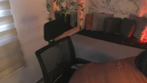 Dessi  online show from May 2026 01:27:02 PM