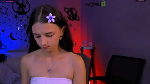 Snapshot of bella_dorn chatting on July 2026 09:01:02 AM Bella online show from July 2026 09:01:02 AM