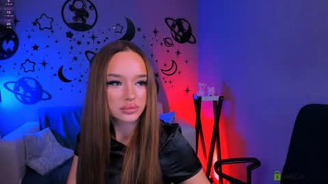 Snapshot of bella_dorn chatting on August 2026 07:27:01 PM Bella online show from August 2026 07:27:01 PM