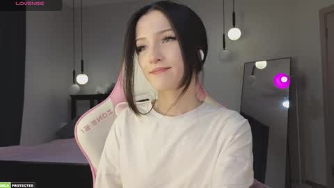 Snapshot of bella_hayes chatting on September 2025 03:29:01 AM Bella next stream December 2 at 9pm gmt online show from September 2025 03:29:01 AM