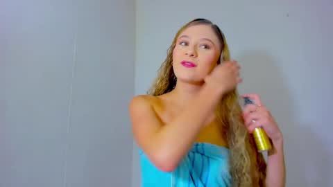 bella_heat19 online show from April 2026 10:15:01 PM