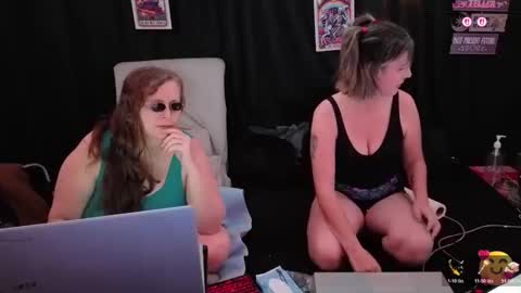 Bella James online show from November 2025 04:05:01 PM