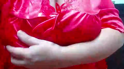 Snapshot of bella_lady_1_ chatting on December 2024 09:40:02 PM lady online show from December 2024 09:40:02 PM