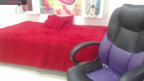 lady online show from November 2025 11:55:02 AM