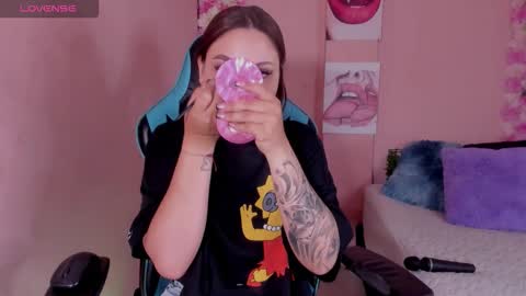 Snapshot of bella_manson_ chatting on September 2025 12:51:01 PM BELLA online show from September 2025 12:51:01 PM
