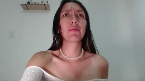 Snapshot of bella_marlowe chatting on October 2025 11:39:01 AM Bella Marlowe online show from October 2025 11:39:01 AM