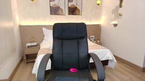 bella_millers online show from April 2026 02:03:02 PM
