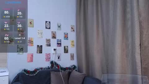 Snapshot of bella_murrrr chatting on December 2025 01:07:01 PM Bella online show from December 2025 01:07:01 PM