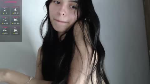 Snapshot of bella_musee chatting on December 2024 12:00:01 AM online show from December 2024 12:00:01 AM