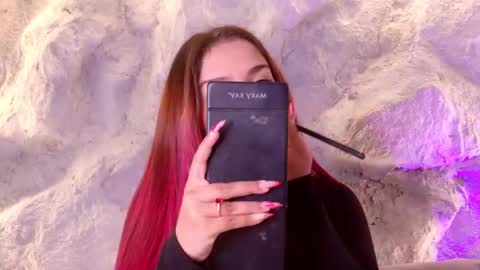 Snapshot of bella_mush chatting on March 2026 04:25:01 PM BELLA online show from March 2026 04:25:01 PM