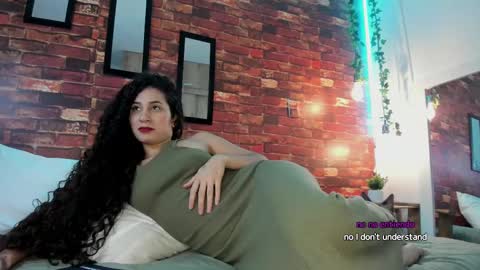 Snapshot of bella_ponce1 chatting on December 2024 10:43:01 PM Bella Ponce online show from December 2024 10:43:01 PM