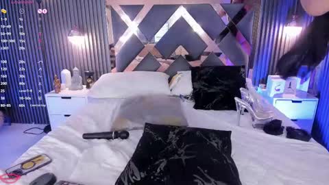 isabella online show from March 2025 07:08:02 AM