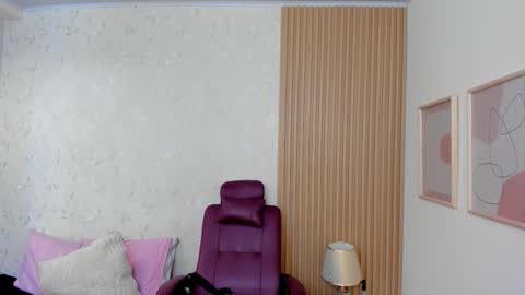 Snapshot of bella_riviera chatting on October 2025 12:14:02 PM Bella Riviera online show from October 2025 12:14:02 PM