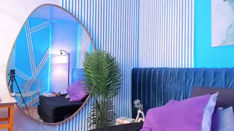 Snapshot of bella_riviera chatting on December 2025 12:10:01 PM Bella Riviera online show from December 2025 12:10:01 PM