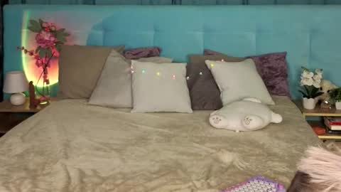 Bella online show from November 2025 12:20:02 AM