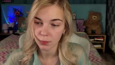 Bella online show from November 2025 12:49:02 AM