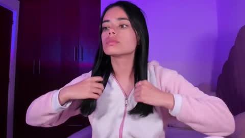 Valeria Model Independent online show from November 2025 04:36:01 AM