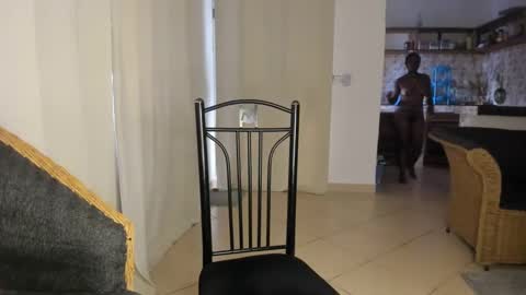 Snapshot of bella_thequeen chatting on February 2025 04:55:01 AM Bella sweetpea online show from February 2025 04:55:01 AM