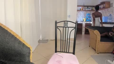 Snapshot of bella_thequeen chatting on March 2025 06:01:01 AM Bella sweetpea online show from March 2025 06:01:01 AM