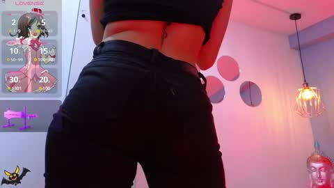 Snapshot of bella_thix chatting on December 2024 02:48:02 AM Bella online show from December 2024 02:48:02 AM