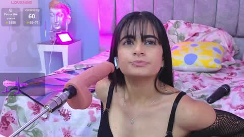 Snapshot of bella_thix chatting on January 2025 10:01:01 AM Bella online show from January 2025 10:01:01 AM