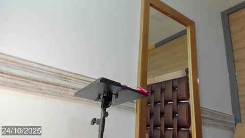 Snapshot of bella_tinkerbell_bahamas chatting on October 2025 08:05:01 PM bella_tinkerbell_bahamas online show from October 2025 08:05:01 PM