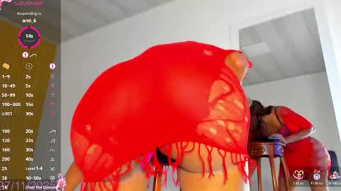 Snapshot of bella_tinkerbell_bahamas chatting on December 2025 08:40:01 PM bella_tinkerbell_bahamas online show from December 2025 08:40:01 PM