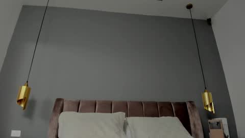  B E L L A   online show from December 2025 06:38:02 PM