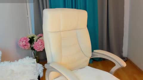 Snapshot of bellaanna25 chatting on February 2025 12:44:02 PM BellaAnna online show from February 2025 12:44:02 PM