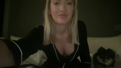 bellaaroseepaigee online show from June 2026 05:20:01 AM
