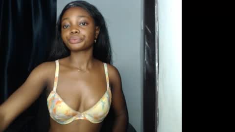 Snapshot of bellababy6 chatting on November 2025 05:23:01 PM bella online show from November 2025 05:23:01 PM