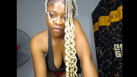 Snapshot of bellababy7 chatting on May 2026 06:27:02 PM bella online show from May 2026 06:27:02 PM