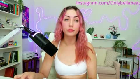 Snapshot of bellabeauu chatting on June 2026 05:33:02 PM bella beau online show from June 2026 05:33:02 PM
