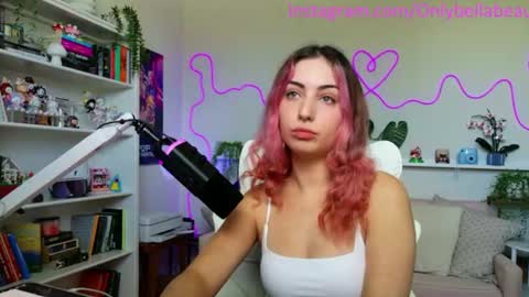 Snapshot of bellabeauu chatting on July 2026 06:18:01 PM bella beau online show from July 2026 06:18:01 PM