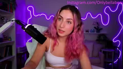 Snapshot of bellabeauu chatting on July 2026 02:05:17 AM bella beau online show from July 2026 02:05:17 AM