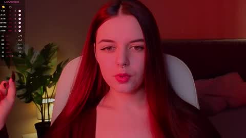 belladevile_ online show from October 2025 08:00:01 AM