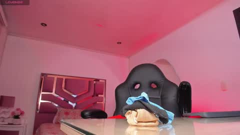 Snapshot of belladiamond18 chatting on November 2025 08:30:02 PM TELL ME GODDESS NEXT Transmission 01122024 9PM TO 4AMColombian hour THANKS Follow me online show from November 2025 08:30:02 PM