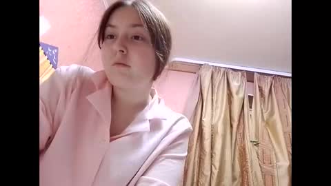 Snapshot of bellahadid8 chatting on November 2025 07:46:02 PM Charming Hamster online show from November 2025 07:46:02 PM